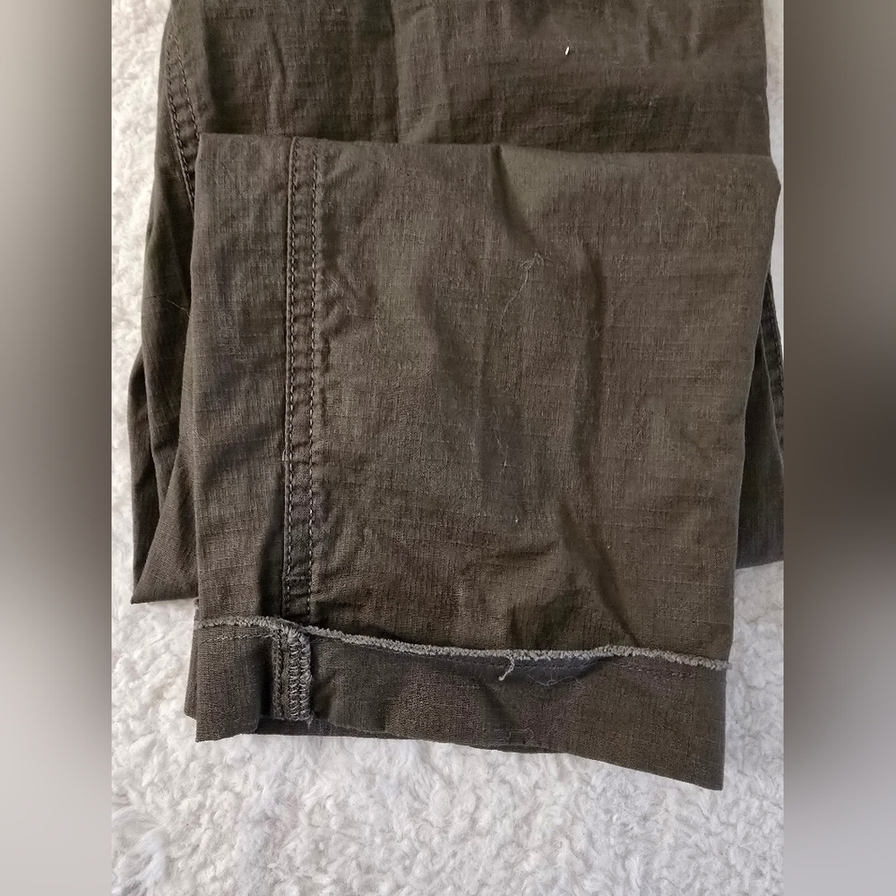 Vuori Olive Green Style  Cargo Pants with Everyday Comfort - Picture 11 of 12